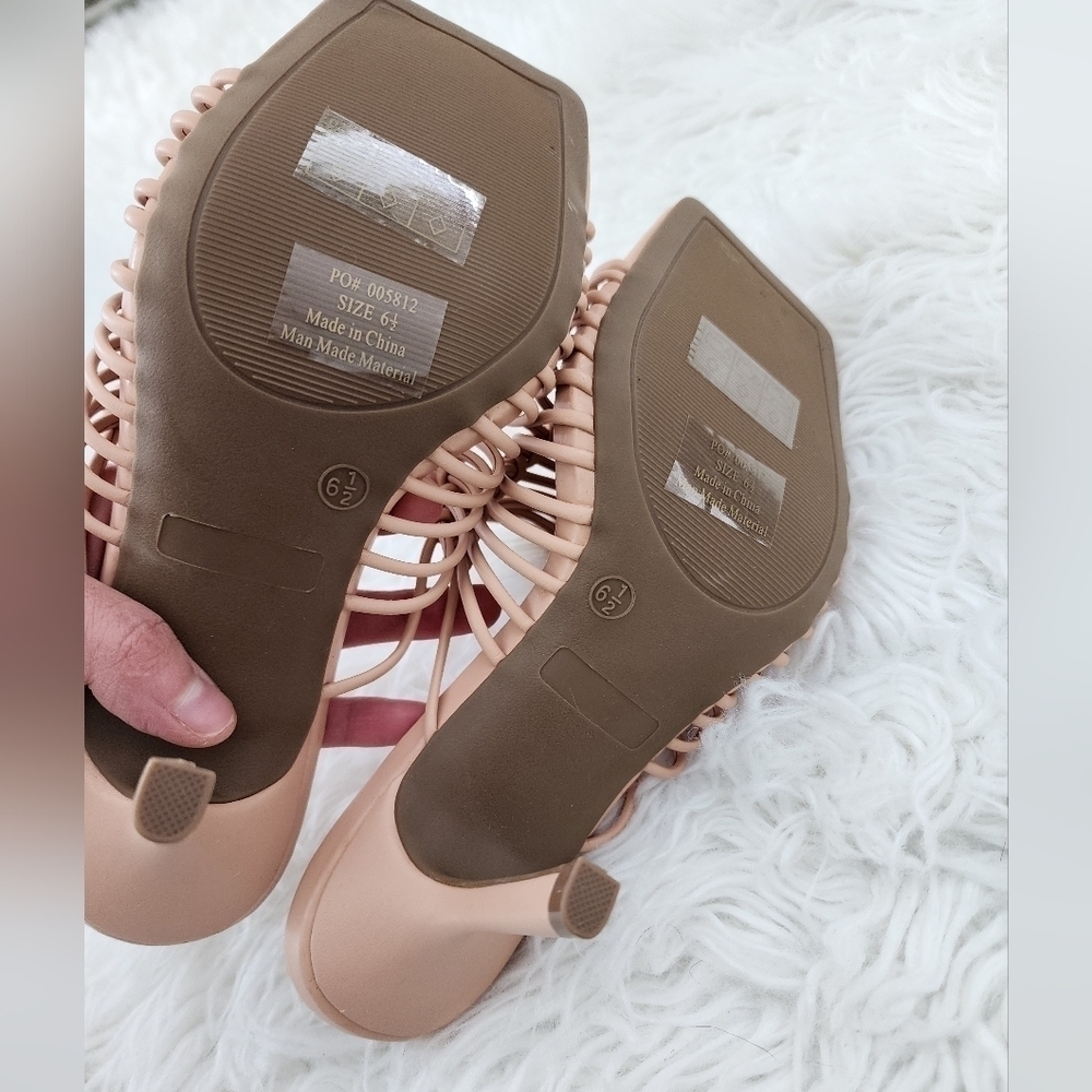 JOURNEE COLLECTION SASKIA HEELED SANDALS. NUDE. Size 6.5. New. -Rock the bold - Picture 4 of 5